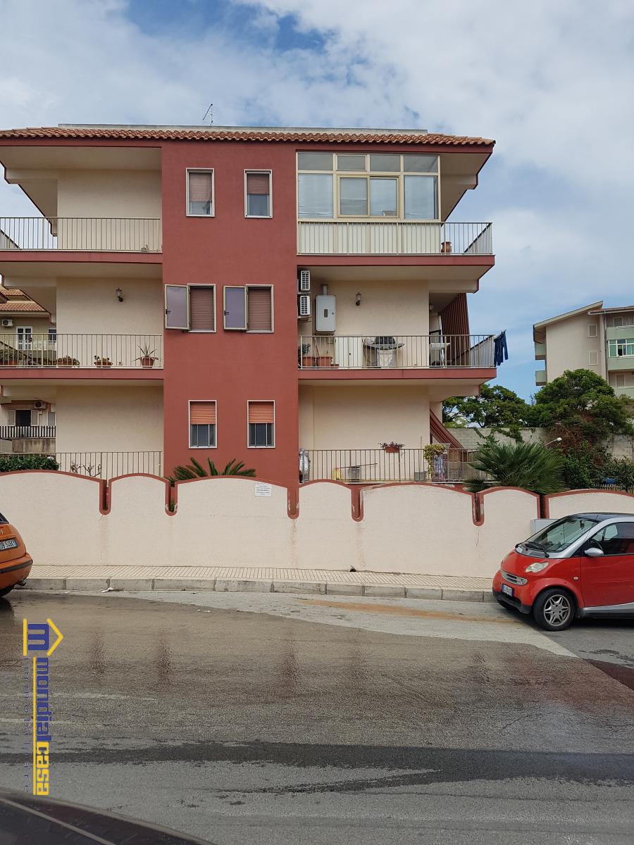Appartamento in vendita a Pachino, 8 locali, prezzo € 105.000 | PortaleAgenzieImmobiliari.it