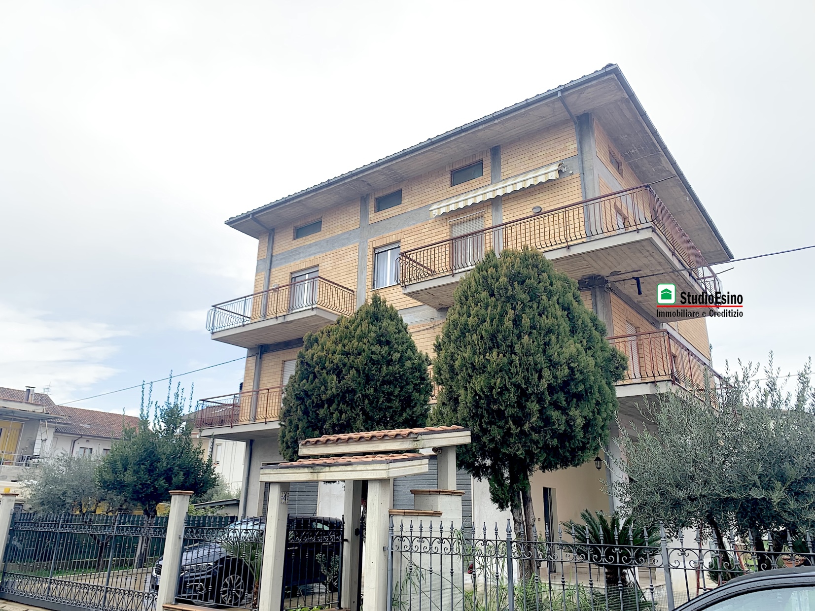 Villa in vendita a Monsampolo del Tronto, 14 locali, prezzo € 220.000 | PortaleAgenzieImmobiliari.it