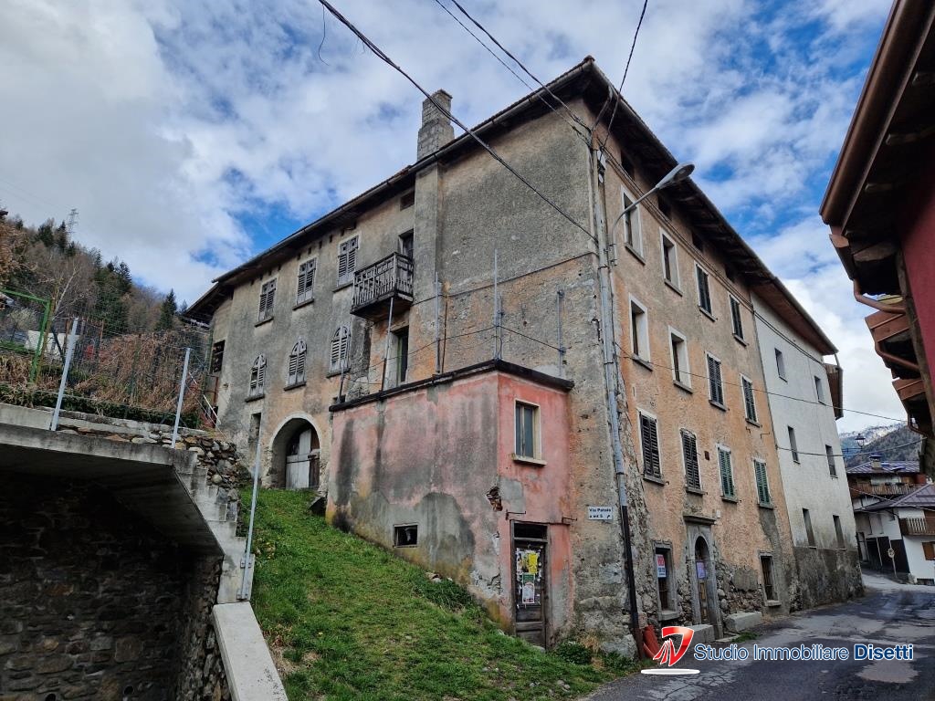 Rustico / Casale in vendita a Vione, 20 locali, prezzo € 115.000 | PortaleAgenzieImmobiliari.it
