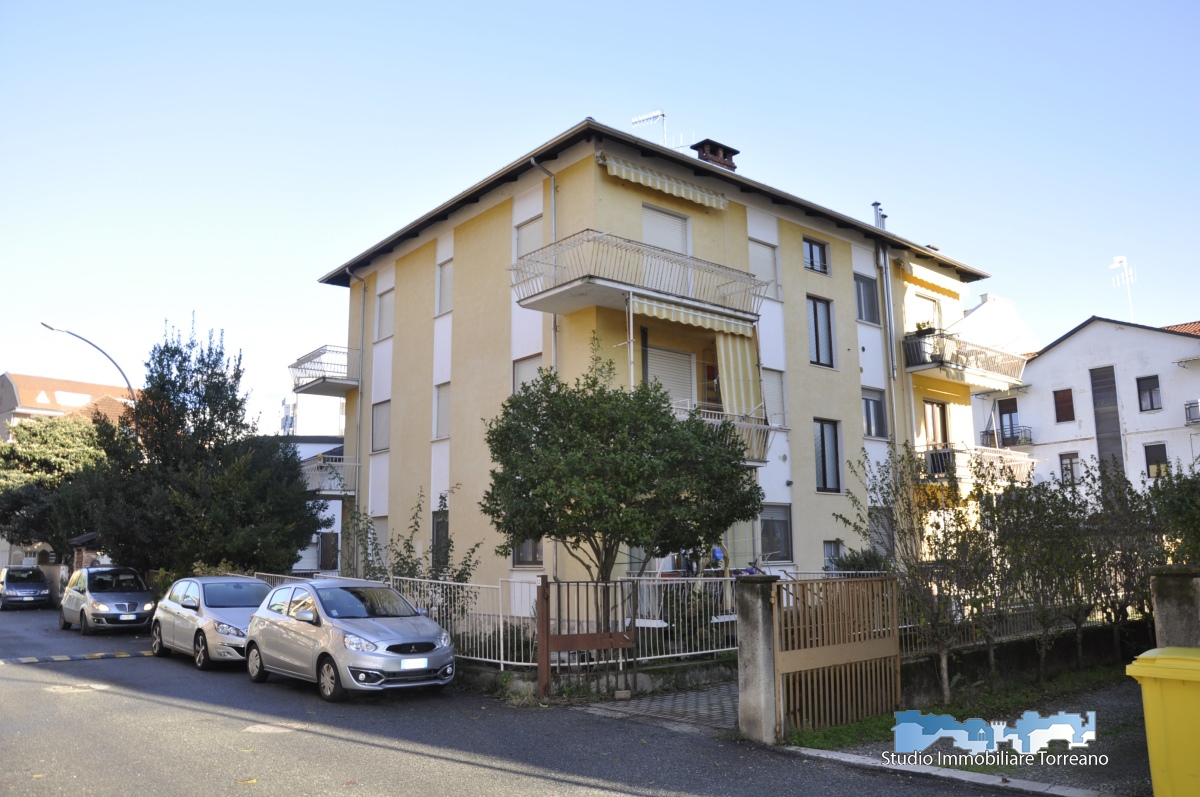 Appartamento in vendita a Ivrea, 3 locali, prezzo € 67.000 | PortaleAgenzieImmobiliari.it