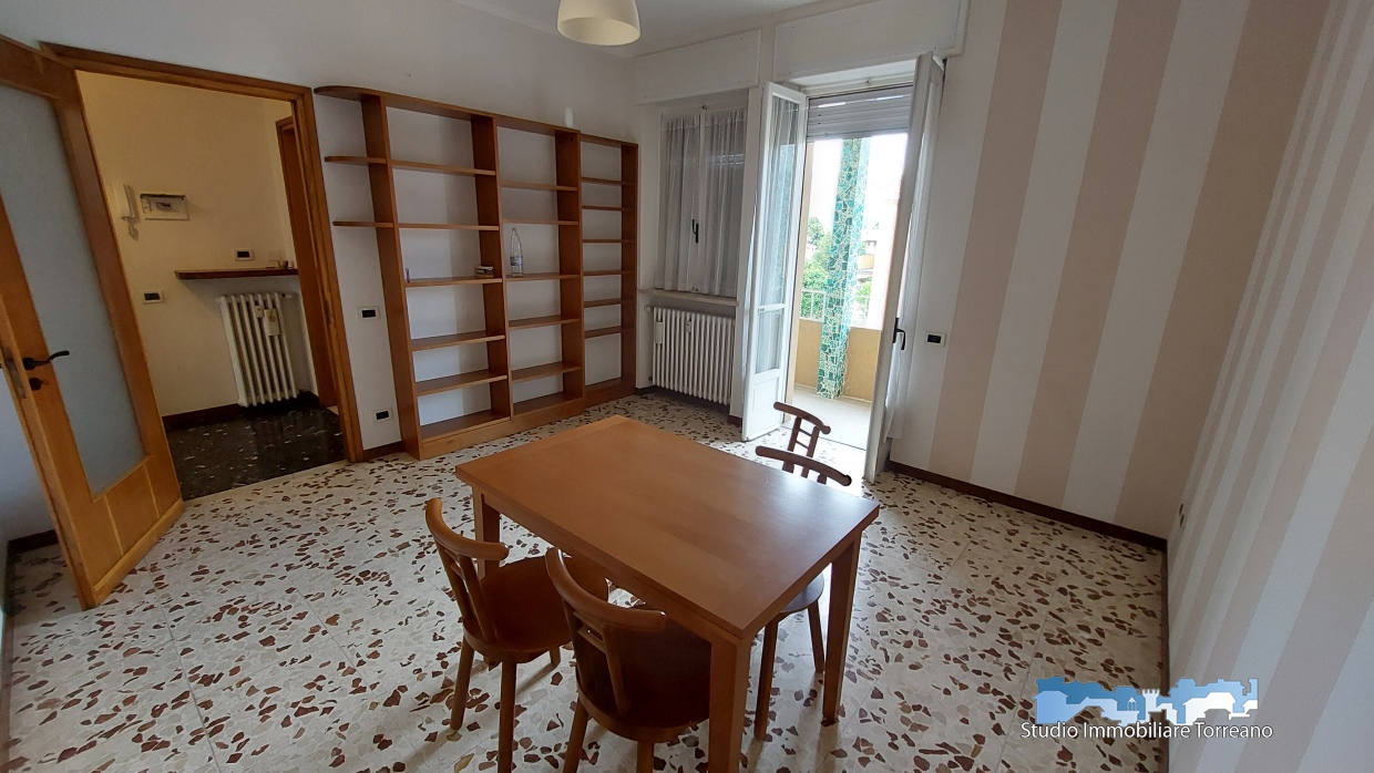 Appartamento in affitto a Ivrea, 3 locali, prezzo € 350 | CambioCasa.it