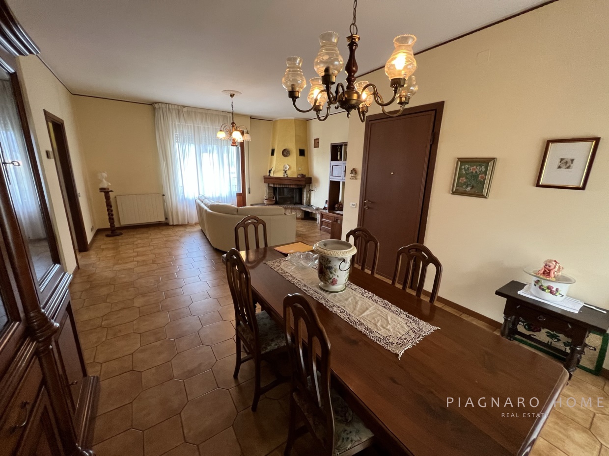 Appartamento in vendita a Mulazzo, 6 locali, prezzo € 110.000 | CambioCasa.it