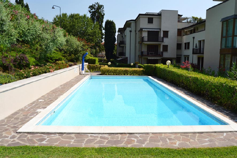 Appartamento in affitto a Gardone Riviera, 3 locali, prezzo € 2.500 | PortaleAgenzieImmobiliari.it