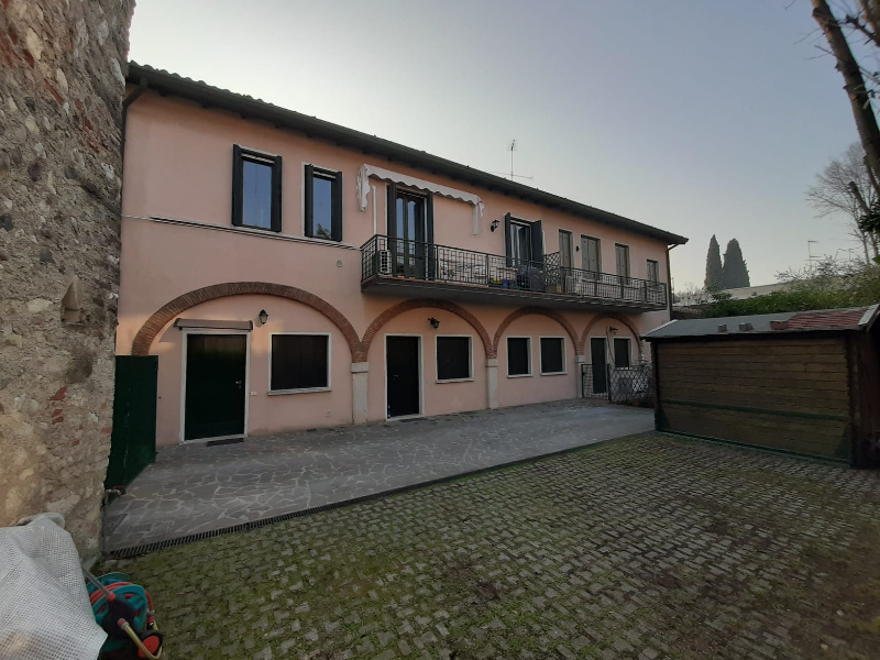 Appartamento in vendita a San Felice del Benaco, 3 locali, prezzo € 160.000 | PortaleAgenzieImmobiliari.it