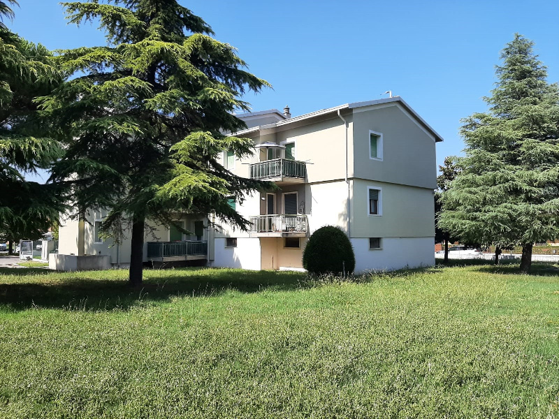 Appartamento in vendita a Desenzano del Garda, 4 locali, zona ltella del Garda, prezzo € 250.000 | PortaleAgenzieImmobiliari.it