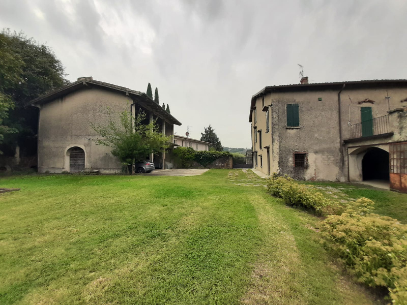 Villa in vendita a San Felice del Benaco, 15 locali, prezzo € 1.300.000 | PortaleAgenzieImmobiliari.it