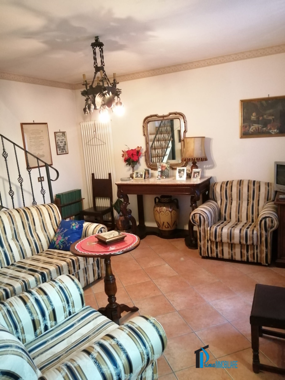 Appartamento in vendita a Montecastrilli, 7 locali, prezzo € 42.000 | PortaleAgenzieImmobiliari.it