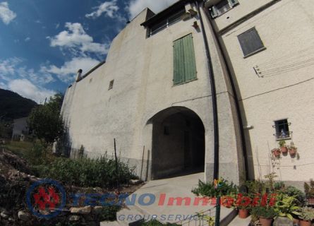 Rustico / Casale in vendita a Giustenice, 9 locali, prezzo € 290.000 | PortaleAgenzieImmobiliari.it