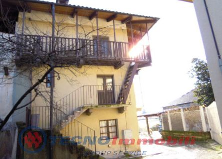 Appartamento in vendita a Rocca Canavese, 3 locali, prezzo € 28.000 | PortaleAgenzieImmobiliari.it