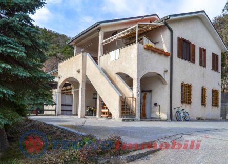 Appartamento in vendita a Vezzi Portio, 3 locali, prezzo € 160.000 | PortaleAgenzieImmobiliari.it