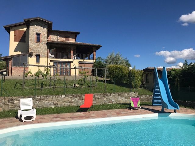 Villa Tri-Quadrifamiliare in vendita a Ruino, 15 locali, prezzo € 340.000 | PortaleAgenzieImmobiliari.it