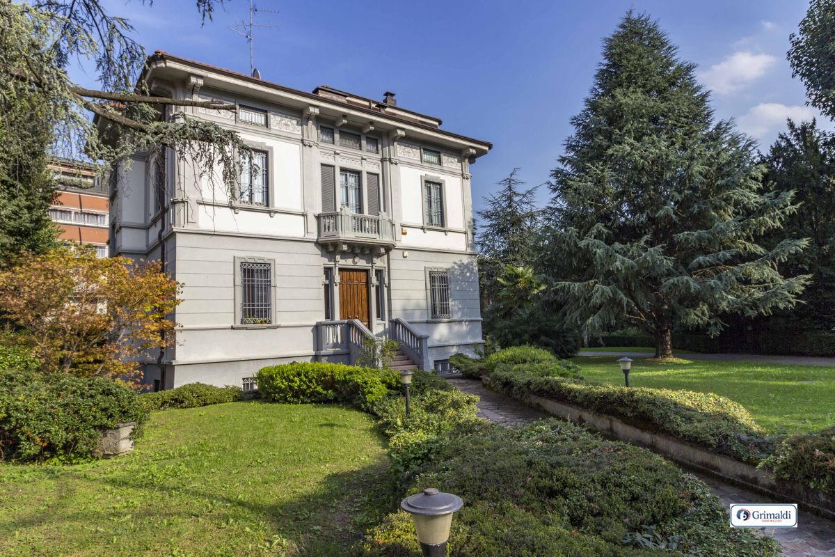 Appartamento in vendita a Cusano Milanino, 5 locali, prezzo € 730.000 | CambioCasa.it