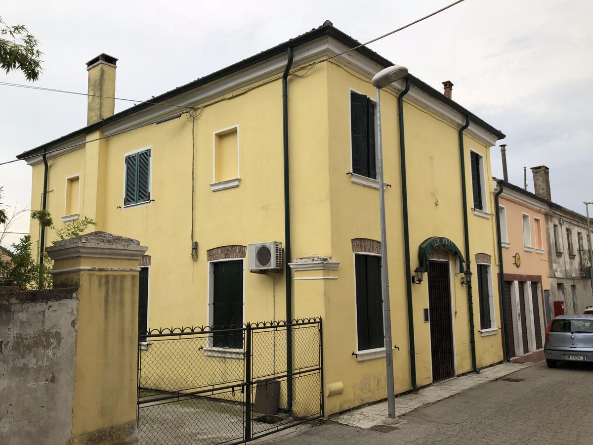 Palazzo / Stabile in vendita a Adria, 9999 locali, prezzo € 90.000 | PortaleAgenzieImmobiliari.it