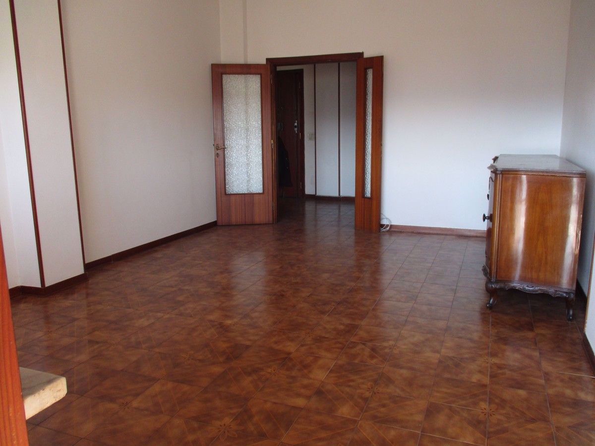 Appartamento in vendita a Terni, 4 locali, zona ro, prezzo € 60.000 | PortaleAgenzieImmobiliari.it