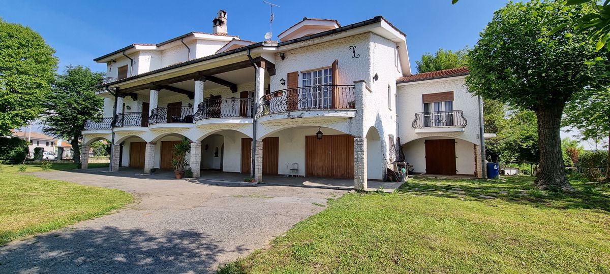 Villa in vendita a Scalenghe, 20 locali, prezzo € 398.000 | PortaleAgenzieImmobiliari.it