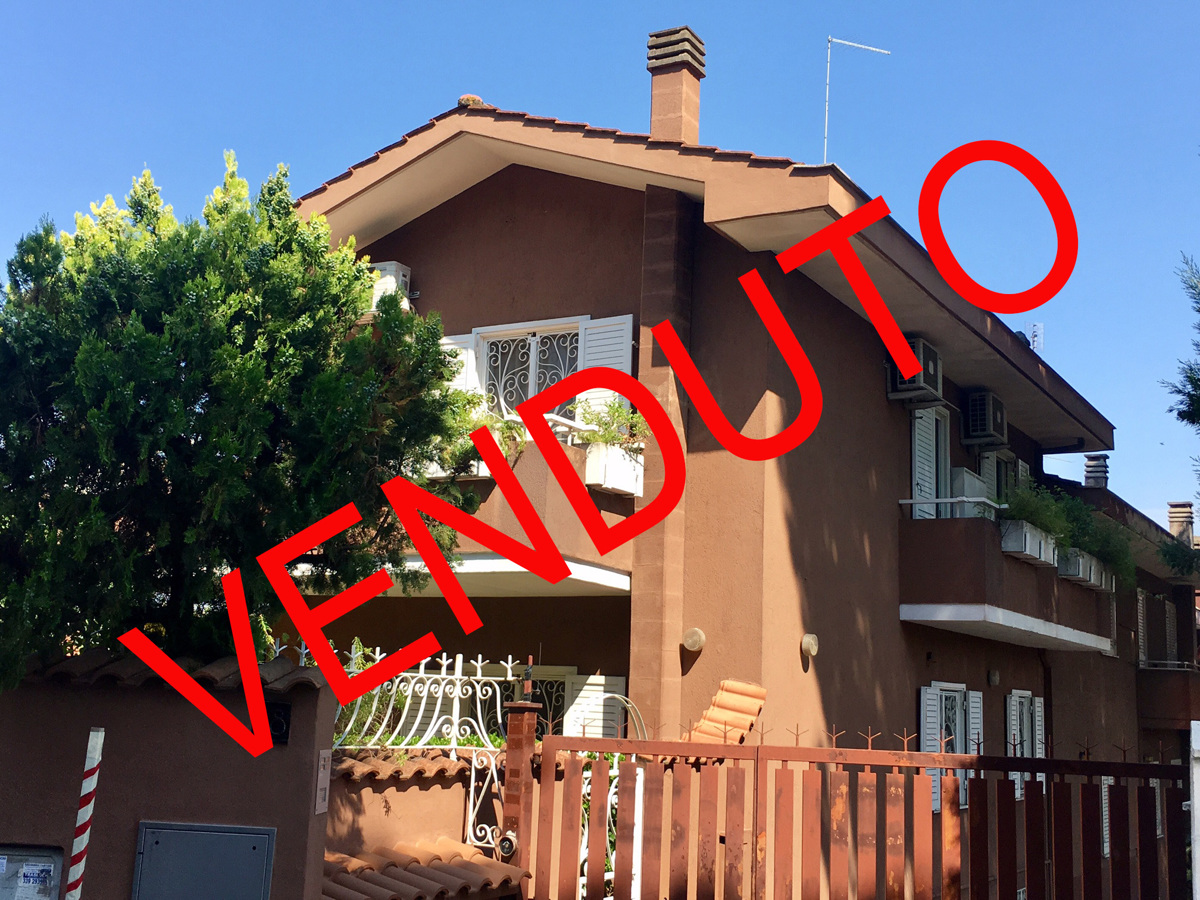 Villa a Schiera in vendita a Roma, 5 locali, prezzo € 440.000 | CambioCasa.it