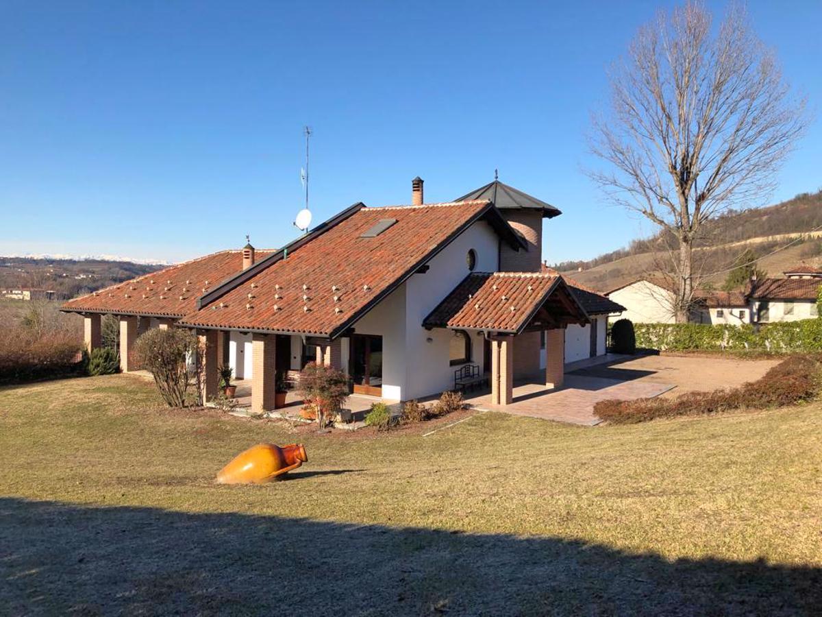 Villa in vendita a Monchiero, 6 locali, Trattative riservate | PortaleAgenzieImmobiliari.it