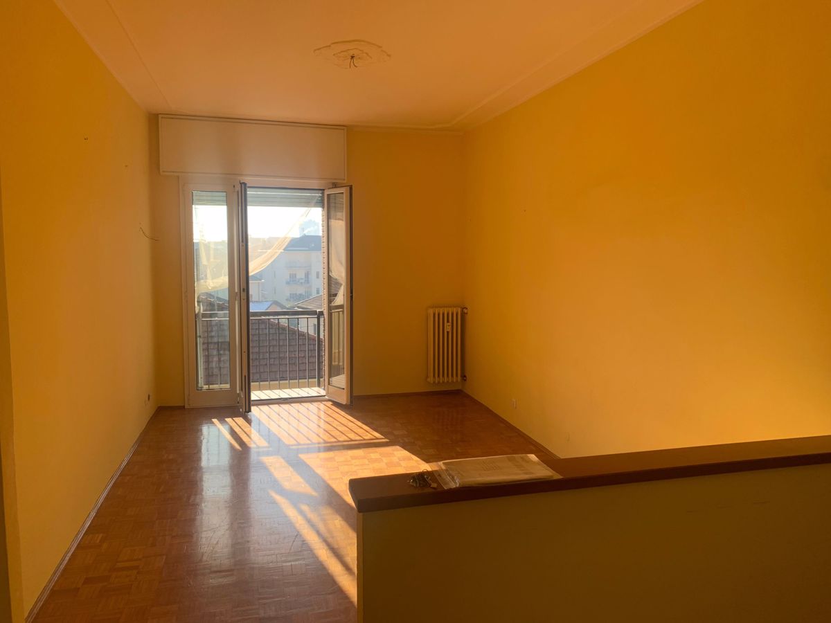 Appartamento in affitto a Pinerolo, 4 locali, prezzo € 440 | CambioCasa.it