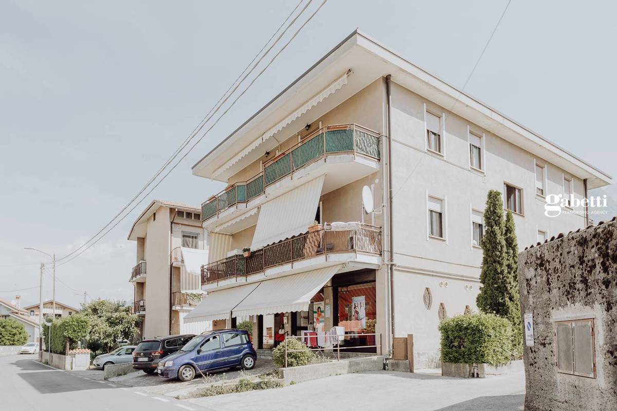 Appartamento in vendita a Mandello del Lario, 3 locali, prezzo € 145.000 | PortaleAgenzieImmobiliari.it