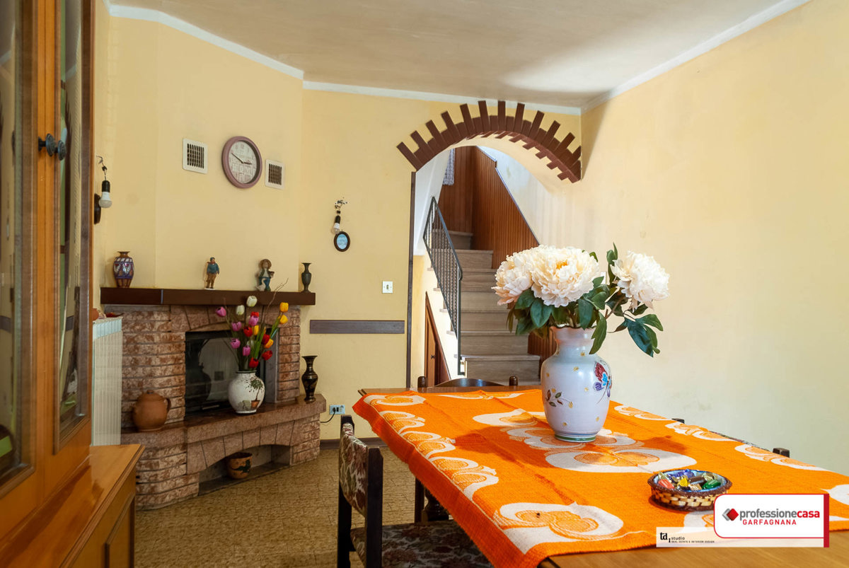Appartamento in vendita a Villa Collemandina, 3 locali, prezzo € 58.000 | CambioCasa.it