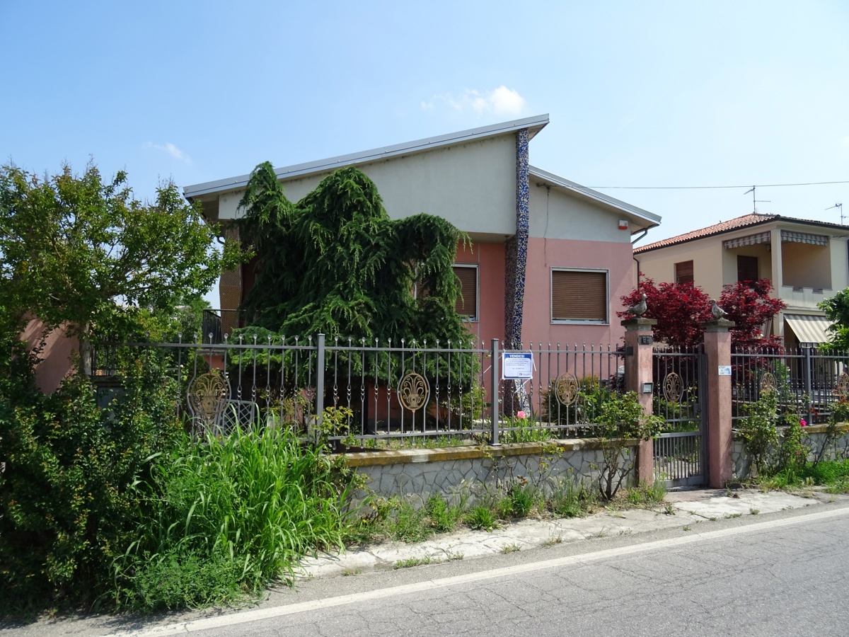Villa in vendita a Mezzana Bigli, 5 locali, prezzo € 149.000 | PortaleAgenzieImmobiliari.it