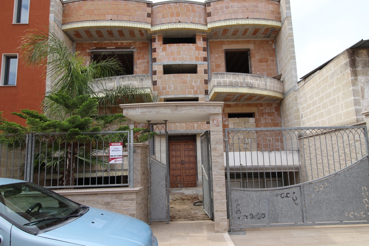 Villa Bifamiliare in vendita a Manduria, 10 locali, prezzo € 220.000 | PortaleAgenzieImmobiliari.it