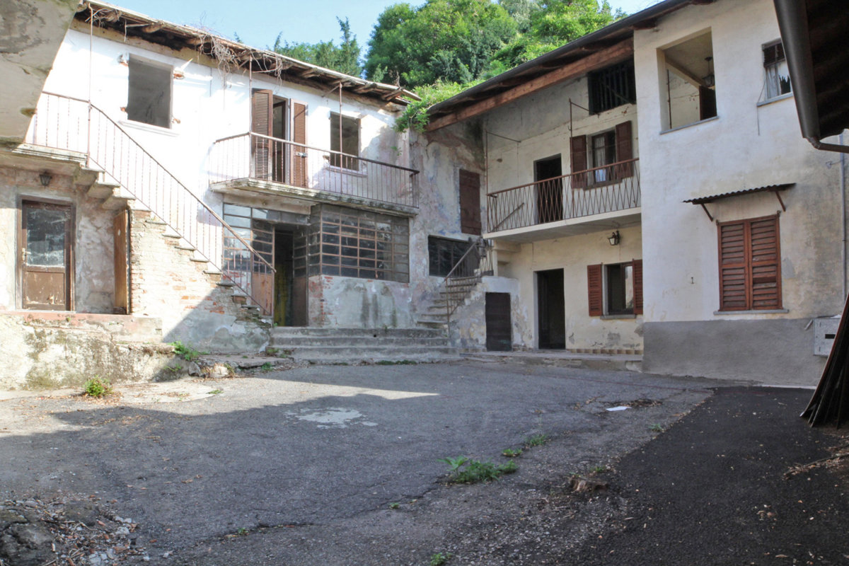 Rustico / Casale in vendita a Oleggio Castello, 5 locali, prezzo € 80.000 | PortaleAgenzieImmobiliari.it