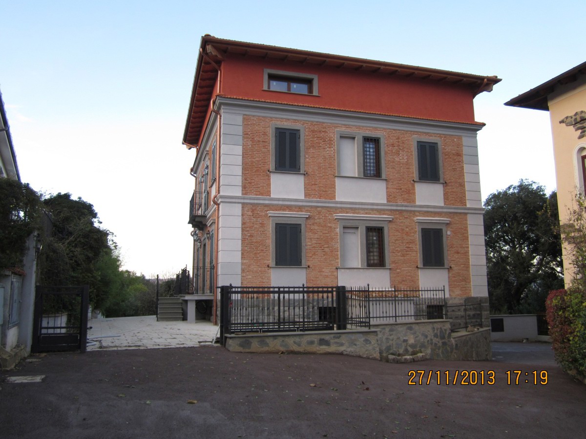 Palazzo / Stabile in vendita a Bracciano, 9999 locali, prezzo € 630.000 | PortaleAgenzieImmobiliari.it