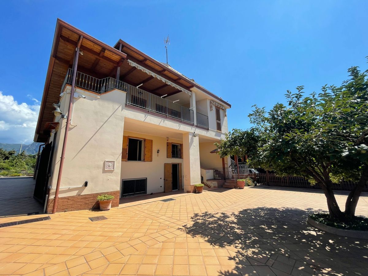 Villa a Schiera in vendita a Olevano sul Tusciano, 5 locali, prezzo € 230.000 | PortaleAgenzieImmobiliari.it