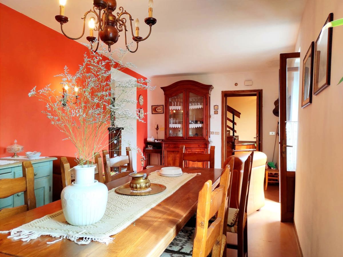 Appartamento in vendita a San Romano in Garfagnana, 5 locali, prezzo € 130.000 | CambioCasa.it