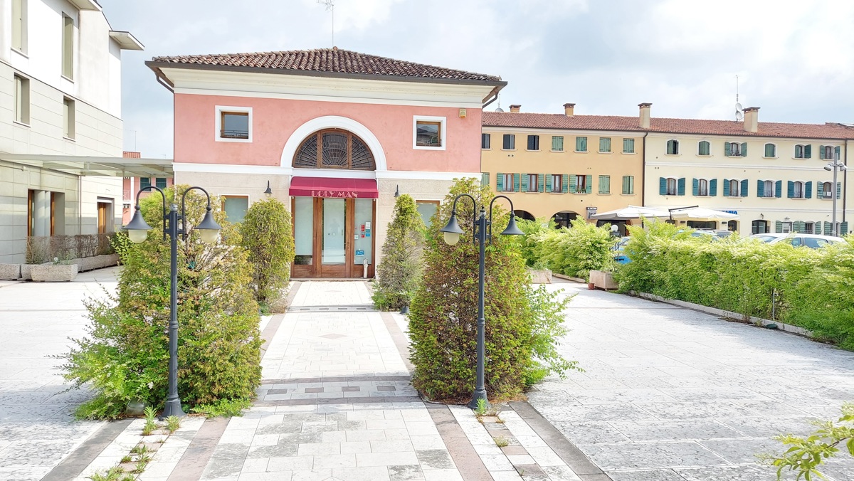 Negozio / Locale in vendita a Monastier di Treviso, 5 locali, prezzo € 460.000 | CambioCasa.it