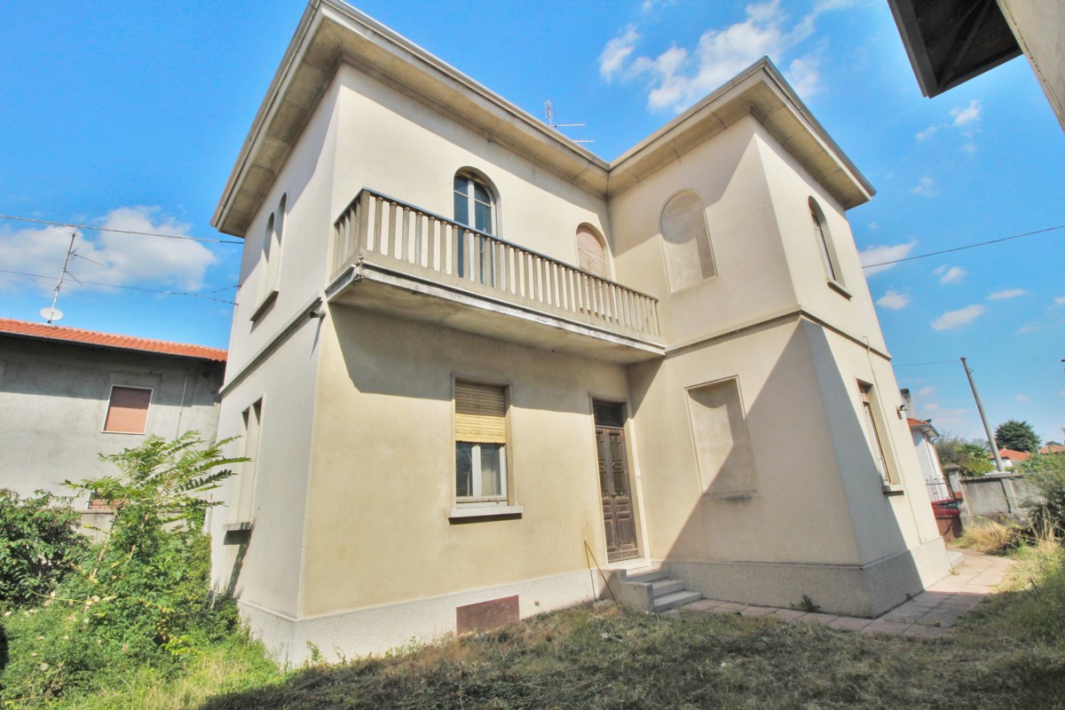 Villa in vendita a Marnate, 5 locali, prezzo € 198.000 | PortaleAgenzieImmobiliari.it