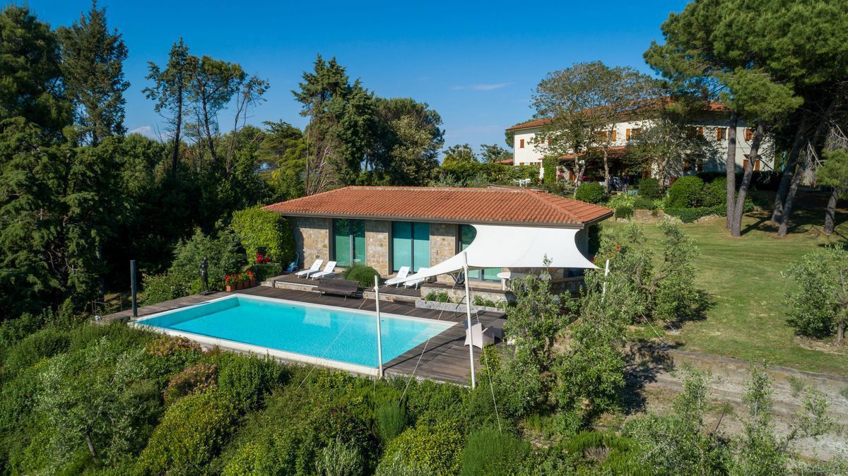 Villa in vendita a Collesalvetti, 7 locali, prezzo € 860.000 | PortaleAgenzieImmobiliari.it