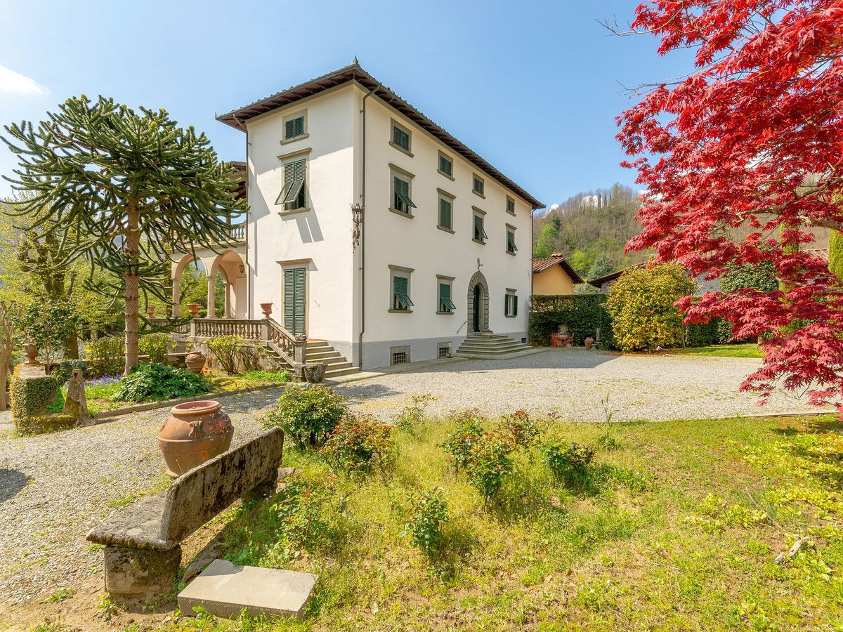 Villa in vendita a Bagni di Lucca, 20 locali, prezzo € 930.000 | PortaleAgenzieImmobiliari.it