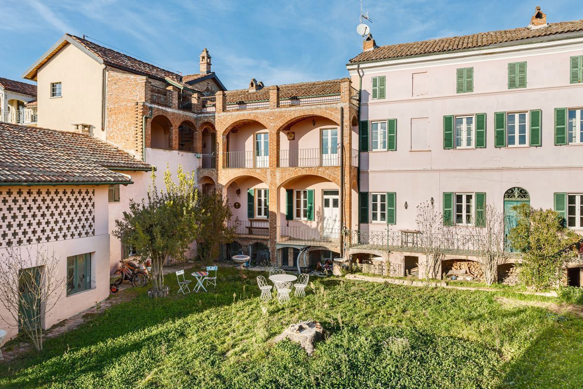 Villa in vendita a Fubine, 16 locali, prezzo € 1.500.000 | PortaleAgenzieImmobiliari.it