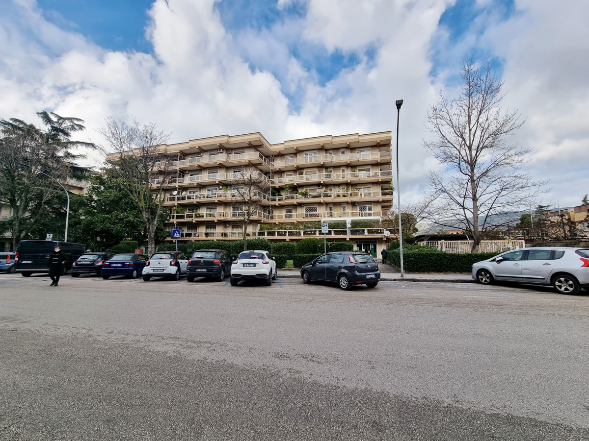 Appartamento in vendita a Caserta, 5 locali, prezzo € 570.000 | CambioCasa.it