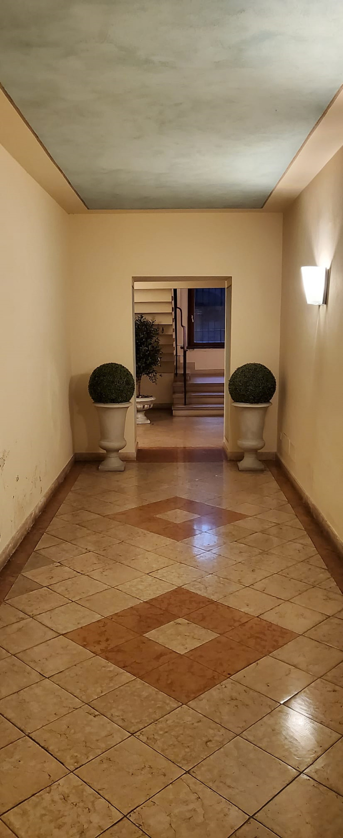 Appartamento in affitto a Verona, 4 locali, zona Zona: 6 . Borgo Trieste - Borgo Venezia, prezzo € 1.600 | CambioCasa.it