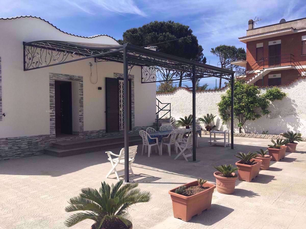 Villa Bifamiliare in affitto a Terracina, 5 locali, Trattative riservate | CambioCasa.it
