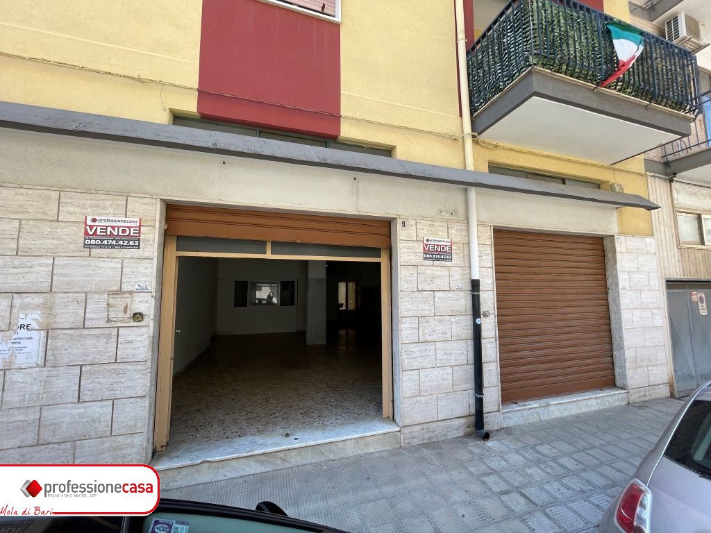 Negozio / Locale in vendita a Mola di Bari, 3 locali, prezzo € 195.000 | CambioCasa.it
