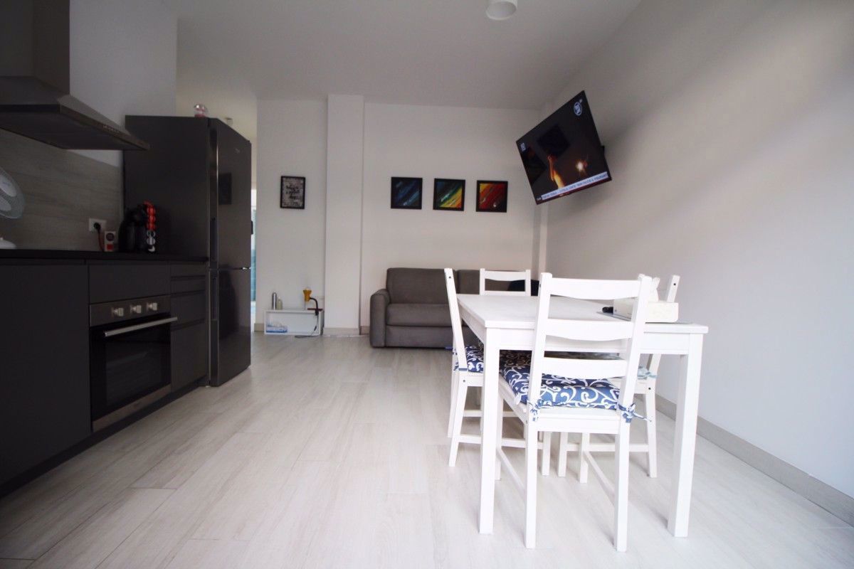 Appartamento in affitto a Arona, 3 locali, prezzo € 550 | CambioCasa.it