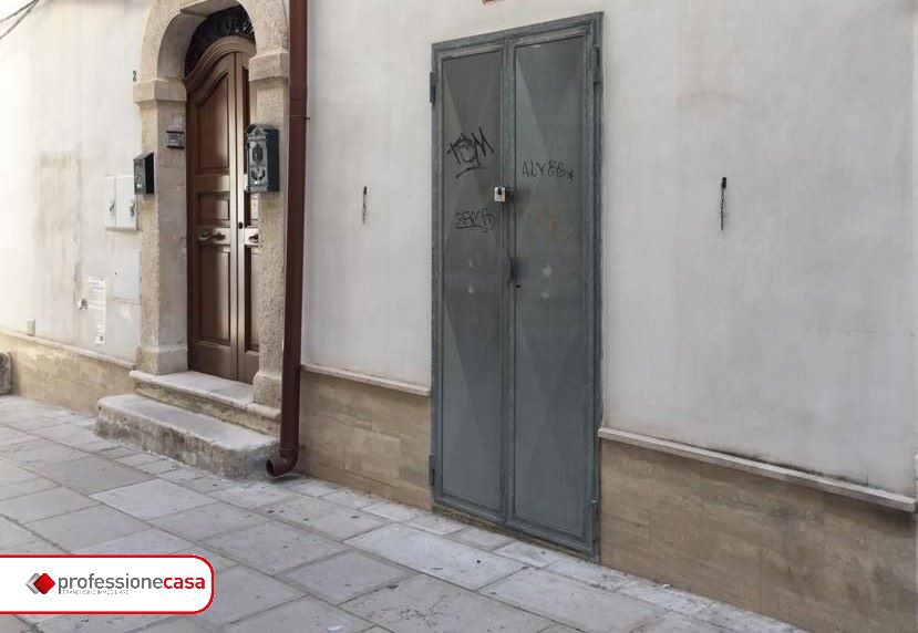 Magazzino in vendita a Mola di Bari, 9999 locali, prezzo € 37.000 | CambioCasa.it