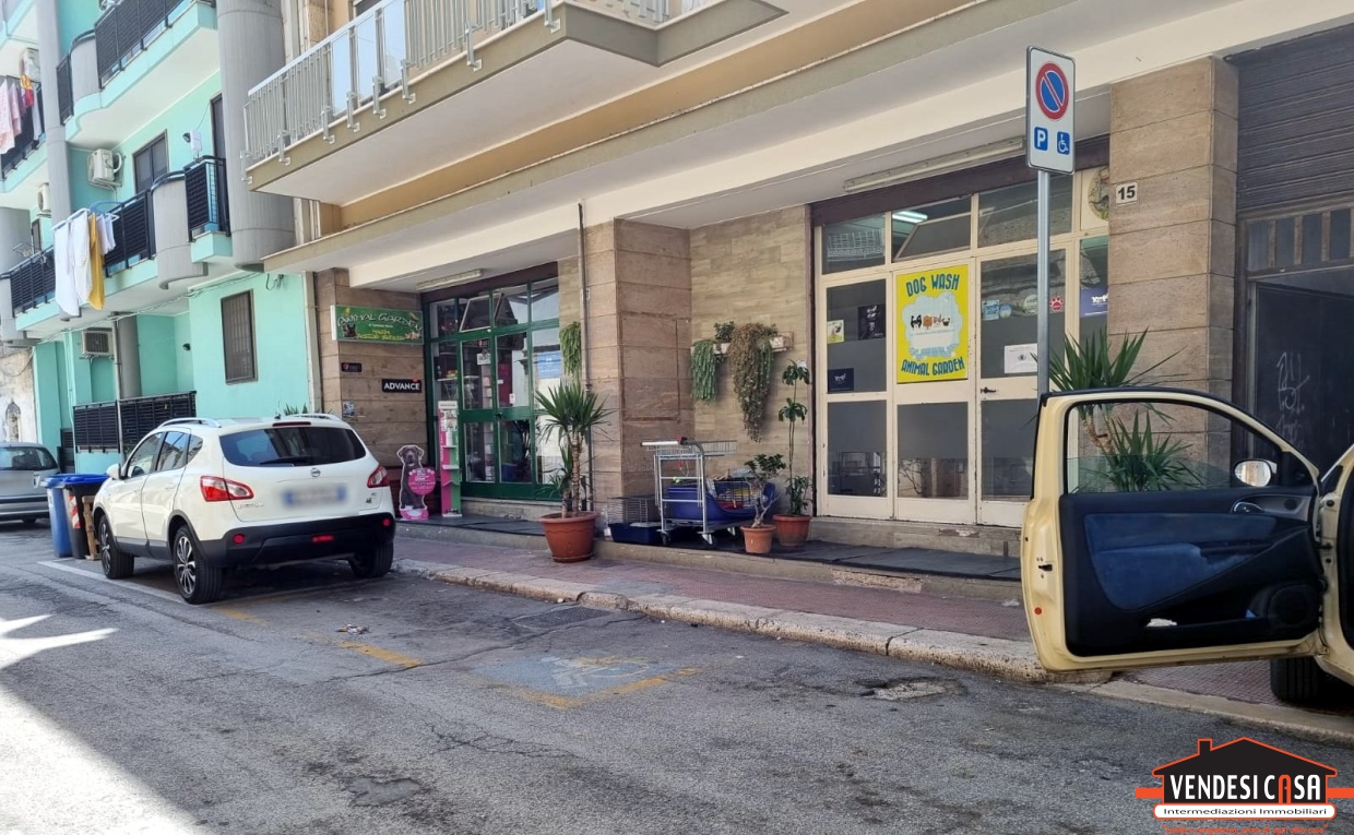 Negozio / Locale in vendita a Adelfia, 1 locali, prezzo € 115.000 | CambioCasa.it
