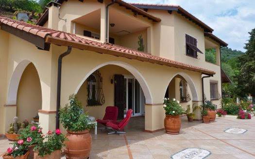 Villa in vendita a Dolceacqua, 5 locali, prezzo € 570.000 | PortaleAgenzieImmobiliari.it