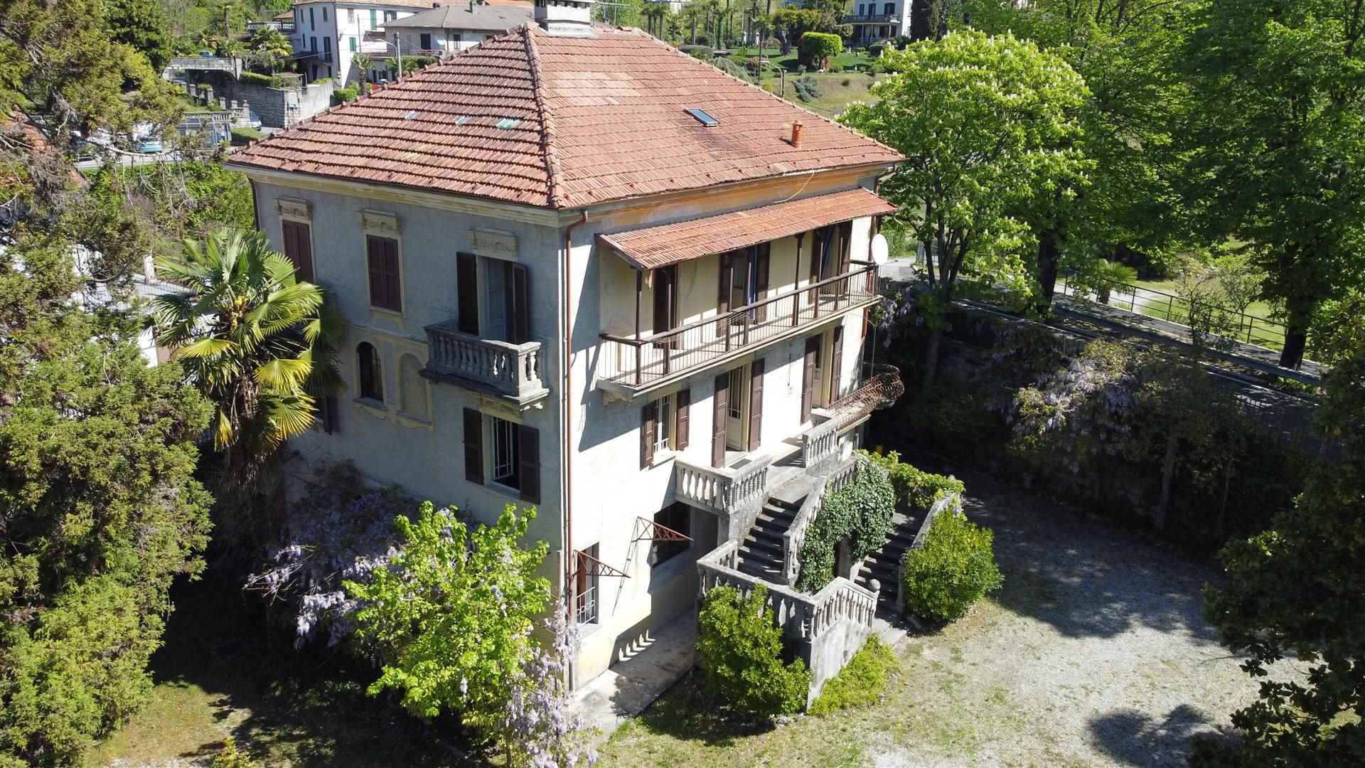 Villa in vendita a Castelveccana, 17 locali, zona Località: CASTELLO, prezzo € 670.000 | PortaleAgenzieImmobiliari.it