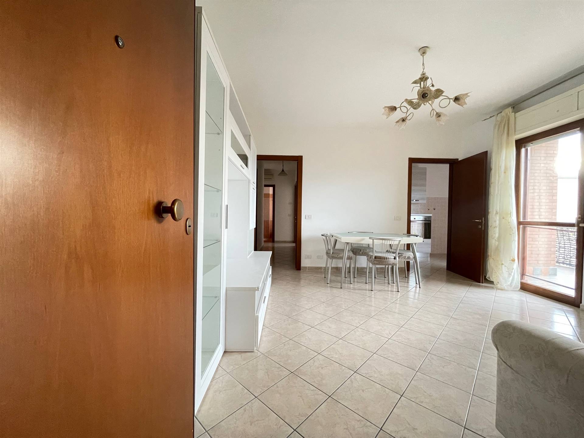 Appartamento in affitto a Latina, 5 locali, zona Zona: Latina Scalo, prezzo € 600 | CambioCasa.it
