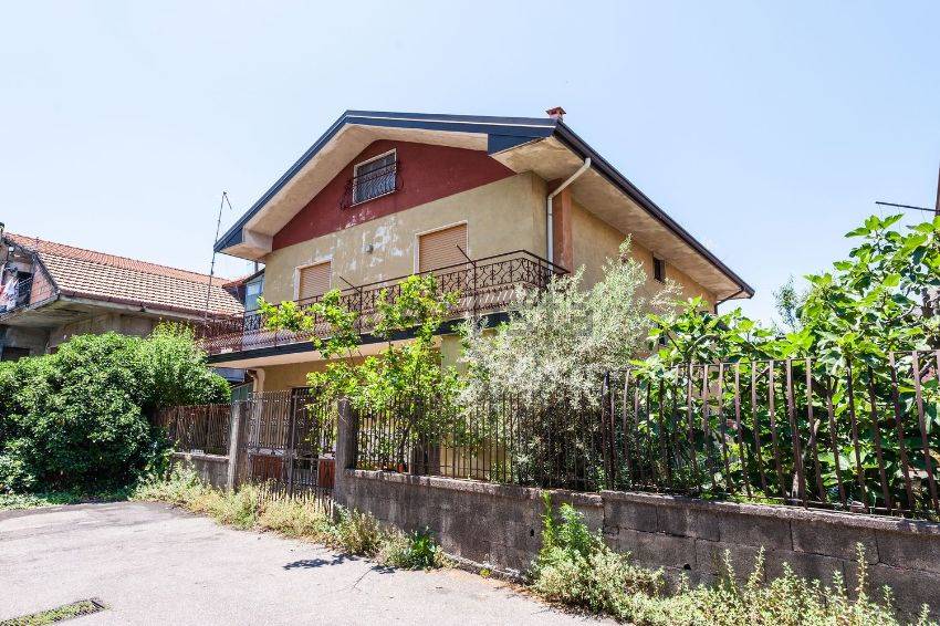 Villa in vendita a Nicolosi, 12 locali, prezzo € 215.000 | PortaleAgenzieImmobiliari.it