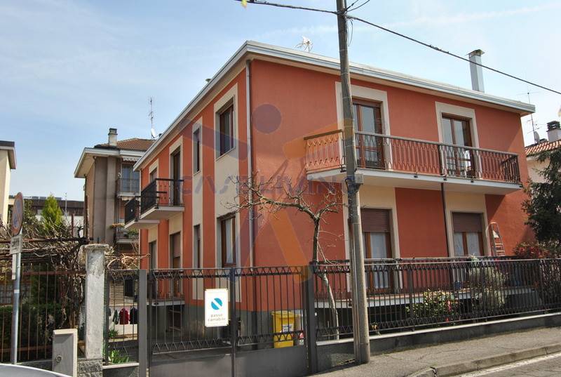 Soluzione Indipendente in vendita a Cesano Boscone, 3 locali, prezzo € 265.000 | PortaleAgenzieImmobiliari.it