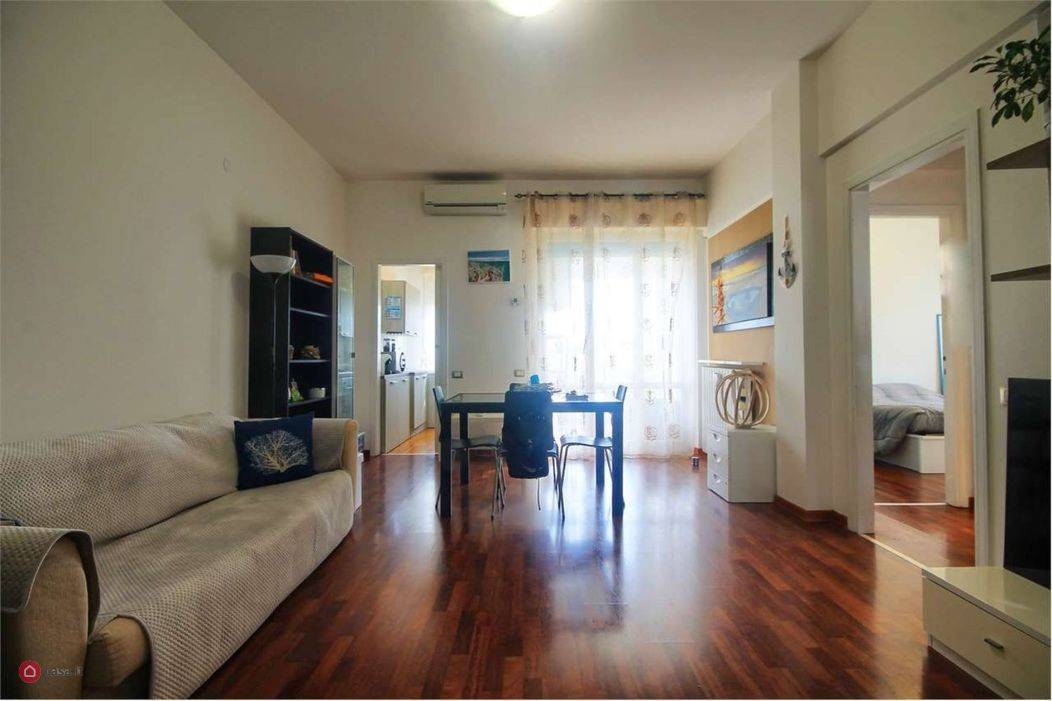 Appartamento in vendita a Montemarciano, 4 locali, zona Zona: Marina di Montemarciano, prezzo € 76.000 | CambioCasa.it