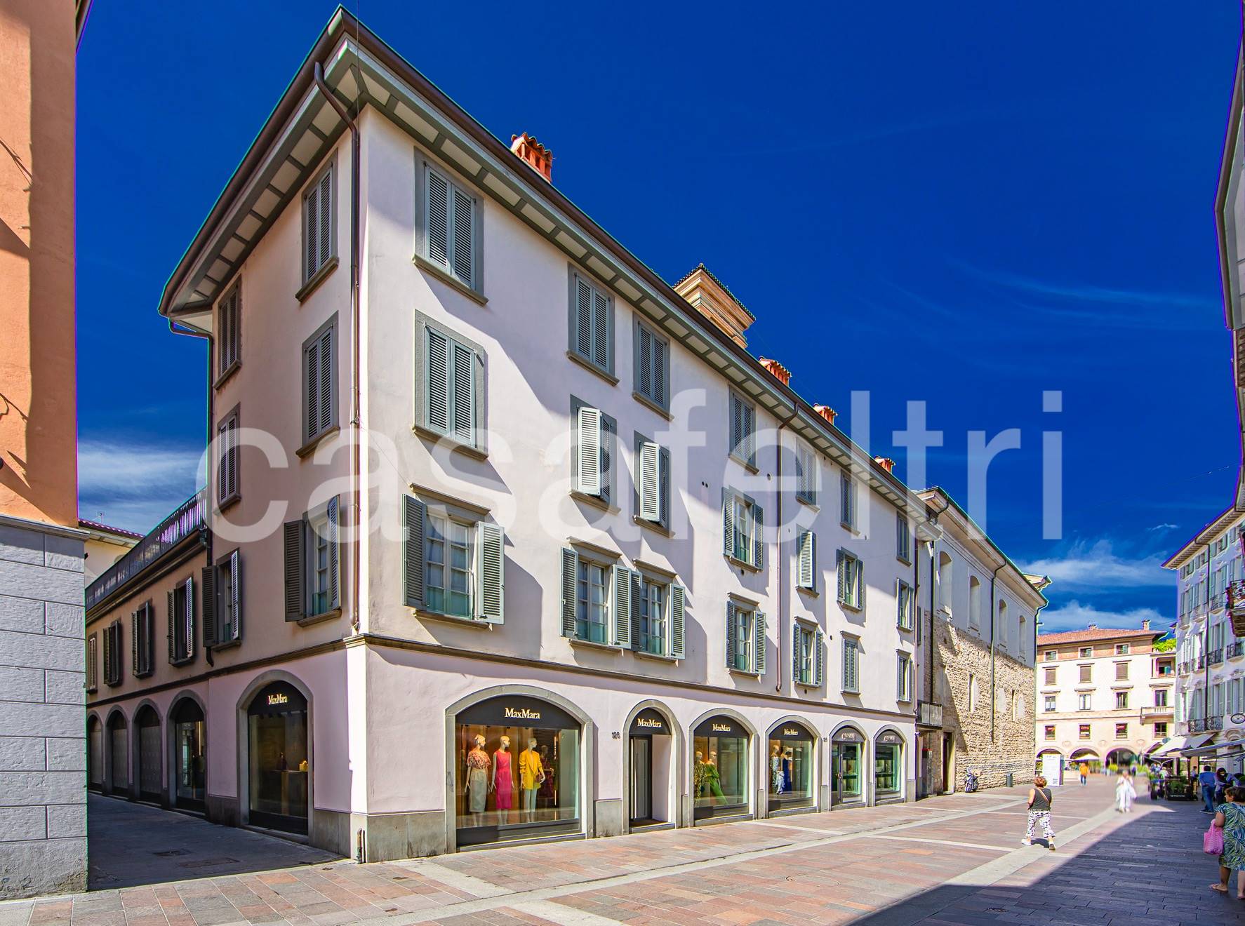 Appartamento in affitto a Bergamo, 9 locali, zona Località: CENTRO STORICO, prezzo € 2.700 | PortaleAgenzieImmobiliari.it