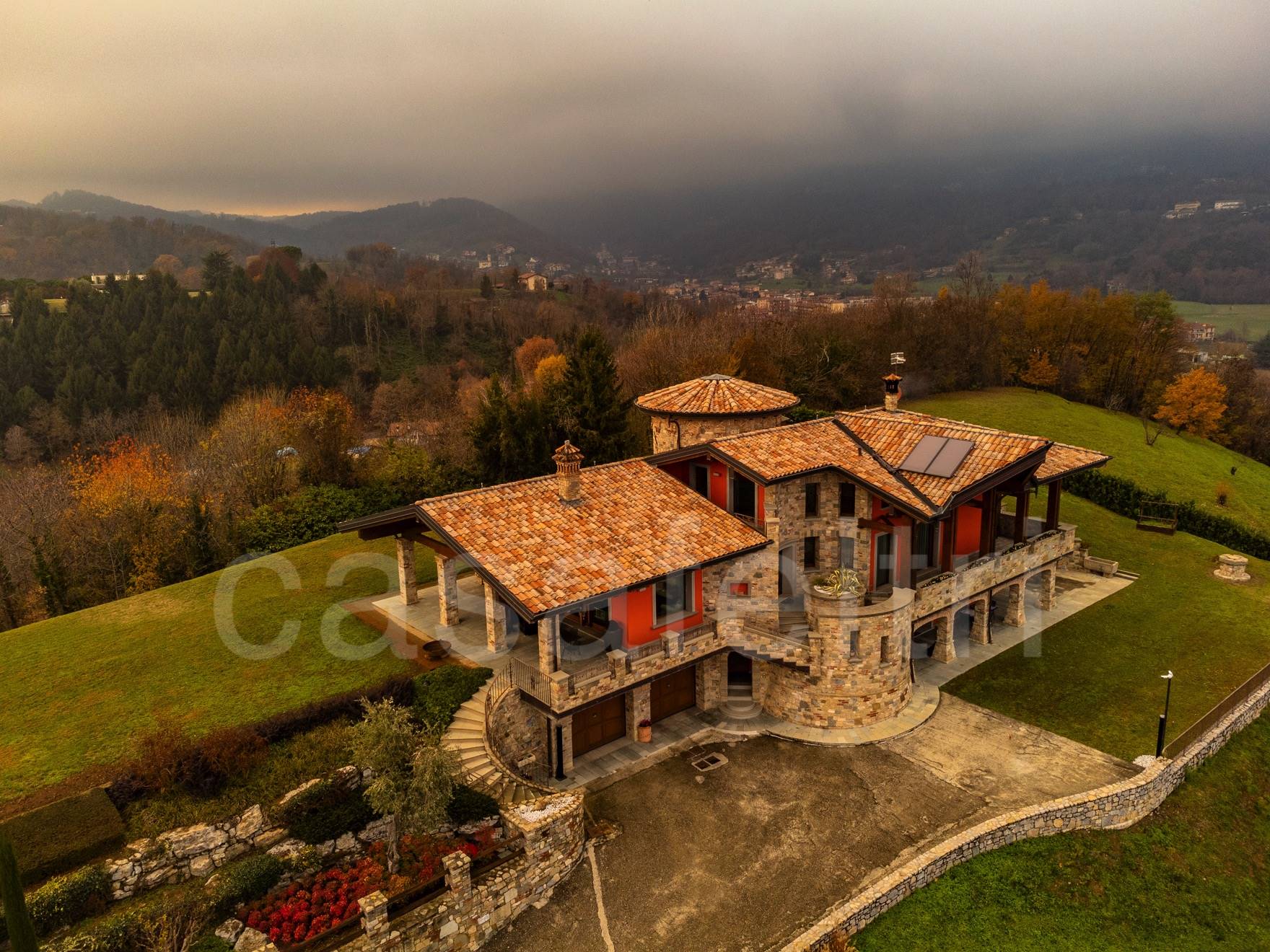 Villa in vendita a Palazzago, 10 locali, Trattative riservate | PortaleAgenzieImmobiliari.it